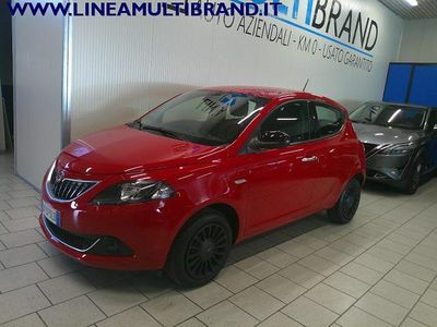 Usata Lancia Ypsilon Silver 69 CV (50 kW) 2022 Rosso pastello Utilitaria