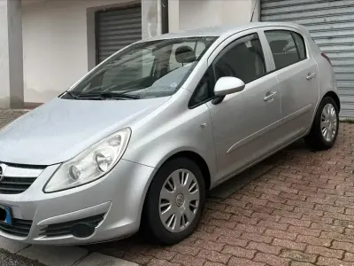 Usata Opel Corsa Enjoy 75 CV (55 kW) 2007 Argento Utilitaria