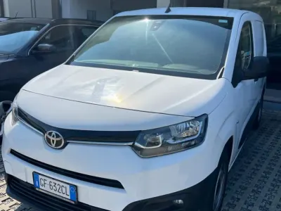 Usata Toyota Proace City City 101 CV (74 kW) 2021 Bianco Monovolume