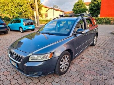 Usata Volvo V50 Momentum 136 CV (100 kW) 2007 Nero Station wagon