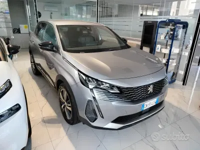 Usata Peugeot 3008 Allure 131 CV (96 kW) 2023 Grigio SUV