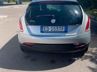 Usata Lancia Delta 120 CV (88 kW) 2009 Grigio Utilitaria