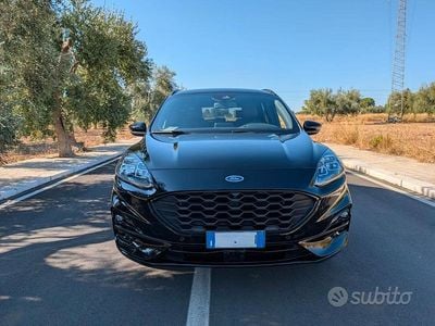 Usata Ford Kuga 152 CV (111 kW) 2022 Nero SUV