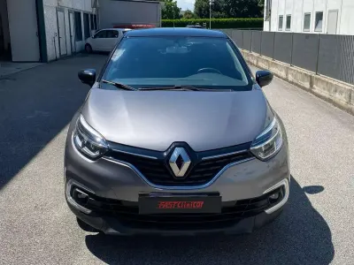 Usata Renault Captur 90 CV (66 kW) 2019 Argento SUV