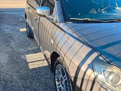 Usata Lancia Delta 140 CV (102 kW) 2011 Utilitaria