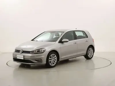 Usata VW Golf VIII 131 CV (96 kW) 2020 Argento Berlina