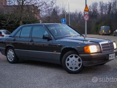 Usata Mercedes 190 122 CV (89 kW) 1989 Grigio Berlina