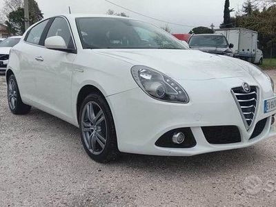 Usata Alfa Romeo Giulietta Exclusive 105 CV (77 kW) 2014 Bianco Utilitaria
