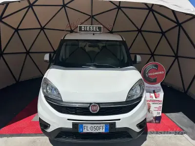 Usata Fiat Doblò Lounge 120 CV (88 kW) 2018 Bianco Monovolume