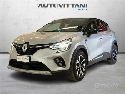 Usata Renault Captur Techno 92 CV (67 kW) 2023 Gray SUV