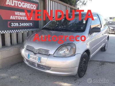 Second-hand Toyota Yaris Sol 68 CP (50 kW) 2000 Gri Berlinǎ