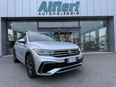 Usata VW Tiguan R-line 150 CV (110 kW) 2022 Reflex silver metallizzato SUV