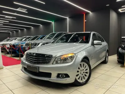 Usata Mercedes C200 Elegance 136 CV (100 kW) 2010 Grigio Berlina