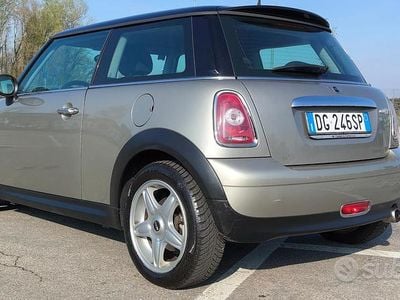 Usata Mini Cooper Chili 120 CV (88 kW) 2007 Oro Utilitaria