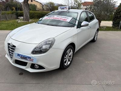 Usata Alfa Romeo Giulietta Distinctive 120 CV (88 kW) 2014 Bianco Utilitaria