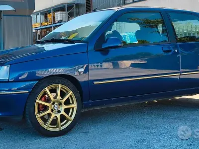 Usata Renault Clio 135 CV (99 kW) 1992 Bluazzurro Utilitaria