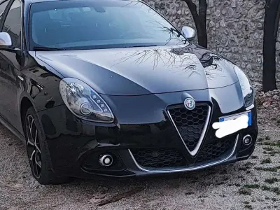 Usata Alfa Romeo Giulietta Super 120 CV (88 kW) 2019 Nero Utilitaria