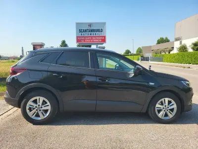 Usata Opel Grandland X Innovation 120 CV (88 kW) 2018 Nero SUV
