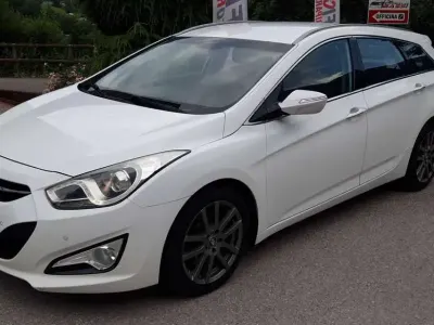 Usata Hyundai i40 Comfort 136 CV (100 kW) 2013 Bianco Station wagon