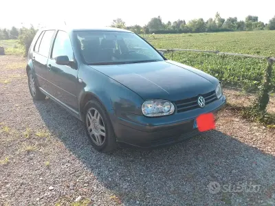 Usata VW Golf IV 105 CV (77 kW) 2002 Grigio Berlina