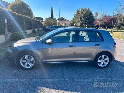 Usata VW Golf VII Highline 110 CV (80 kW) 2017 Grigio Berlina