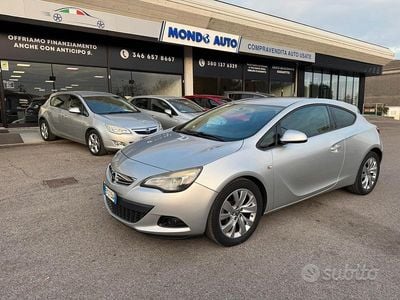 Usata Opel Astra GTC Cosmo 140 CV (102 kW) 2012 Grigio Berlina