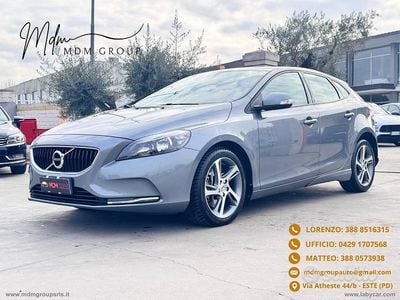 Usata Volvo V40 R-Design Momentum 119 CV (87 kW) 2016 Berlina