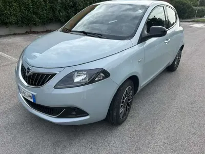 Usata Lancia Ypsilon S 69 CV (50 kW) 2024 Grigio Utilitaria