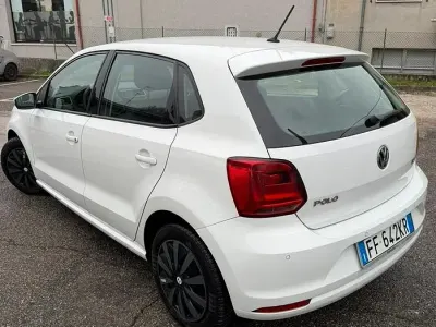 Usata VW Polo Trendline 75 CV (55 kW) 2016 Bianco Berlina