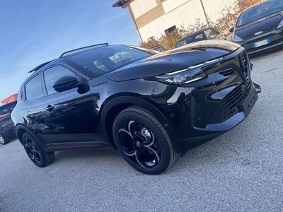 Nuova Alfa Romeo Junior Edizione Speciale 145 CV (106 kW) 2025 Nero perlato SUV