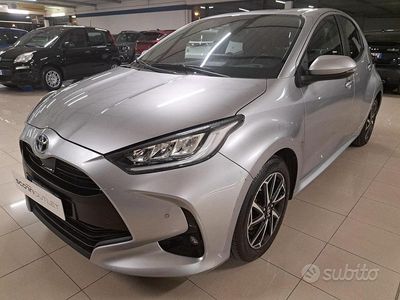 Usata Toyota Yaris Trend 92 CV (67 kW) 2022 Grigio Utilitaria