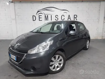 Usata Peugeot 208 Access 82 CV (60 kW) 2012 Grigio Utilitaria