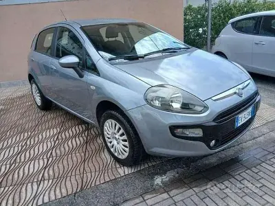 Usata Fiat Grande Punto Dynamic 77 CV (56 kW) 2009 Other Utilitaria