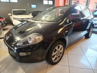 Usata Fiat Punto 69 CV (50 kW) 2016 Blu Utilitaria