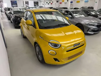 Ny Fiat 500 65 HK (47 kW) 2026 Guld Sedan