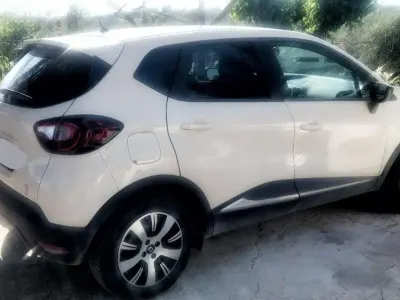 Usata Renault Captur 90 CV (66 kW) 2019 Beige SUV