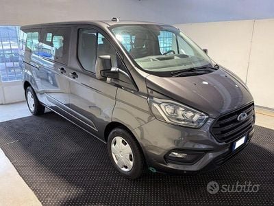 Usata Ford Tourneo 131 CV (96 kW) 2020 Grigio Monovolume