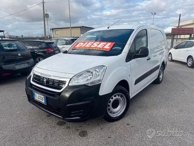 Usata Peugeot Partner Premium 99 CV (72 kW) 2017 Bianco Monovolume