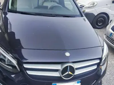 Gebraucht Mercedes B220 136 PS (100 kW) 2017 Blau Van / Kleinbus