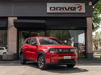 Nuova Fiat Grande Panda Icon 100 CV (73 kW) 2026 Rosso Utilitaria