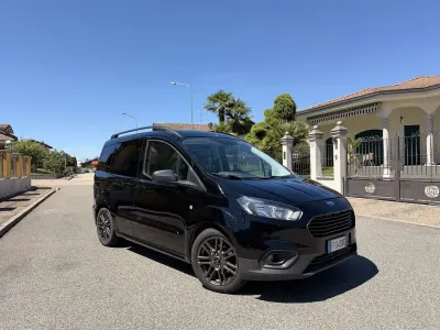 Usata Ford Tourneo Courier Sport 101 CV (74 kW) 2019 Nero Monovolume