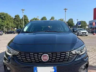 Usata Fiat Tipo 84 CV (61 kW) 2019 Bluazzurro Berlina