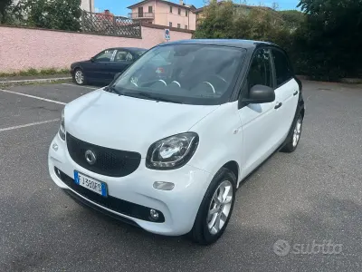 Usata Smart ForFour Passion 71 CV (52 kW) 2017 Bianco Utilitaria