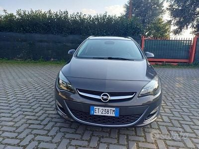 Usata Opel Astra Cosmo 110 CV (80 kW) 2014 Grigio Station wagon