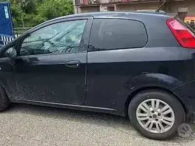 Usata Fiat Grande Punto 75 CV (55 kW) 2010 Blu Utilitaria