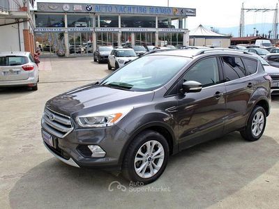 Usata Ford Kuga Business Edition 121 CV (88 kW) 2017 Gray SUV