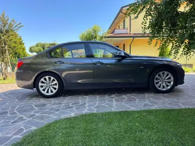 Usata BMW 320 184 CV (135 kW) 2014 Grigio Berlina