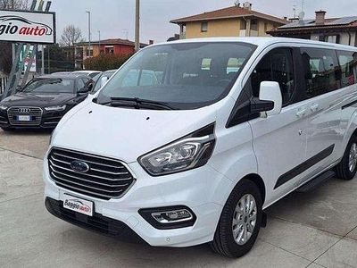 Usata Ford Tourneo Active 185 CV (136 kW) 2021 Bianco Monovolume