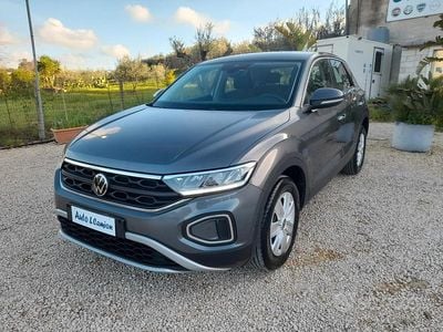 Usata VW T-Roc 110 CV (80 kW) 2022 Grigio SUV