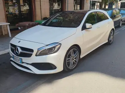 Usata Mercedes A180 102 CV (75 kW) 2018 Bianco Berlina